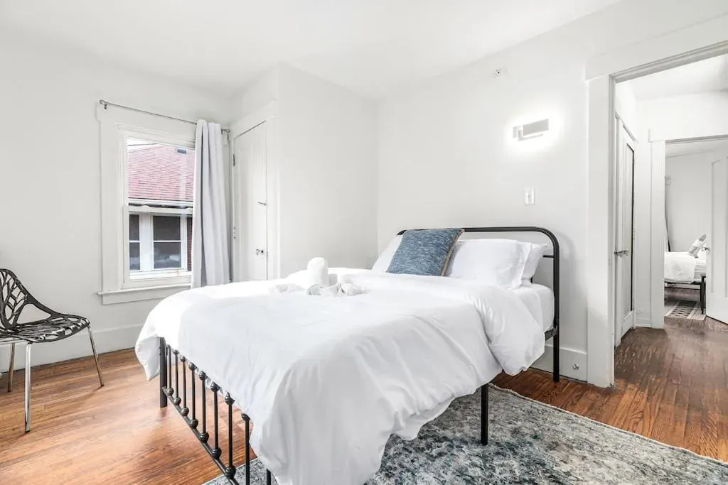 North End Treasure, beautiful 2 bedroom apartment, photo 1 of 10