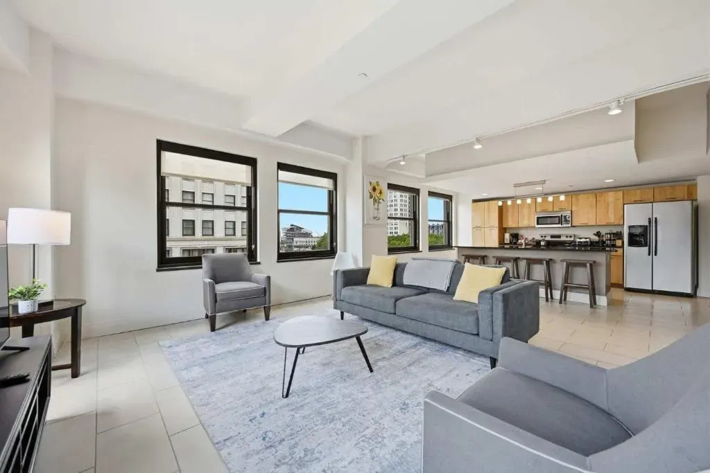 Stylish High-Rise Loft in Downtown Detroit City Views, photo 1 of 10