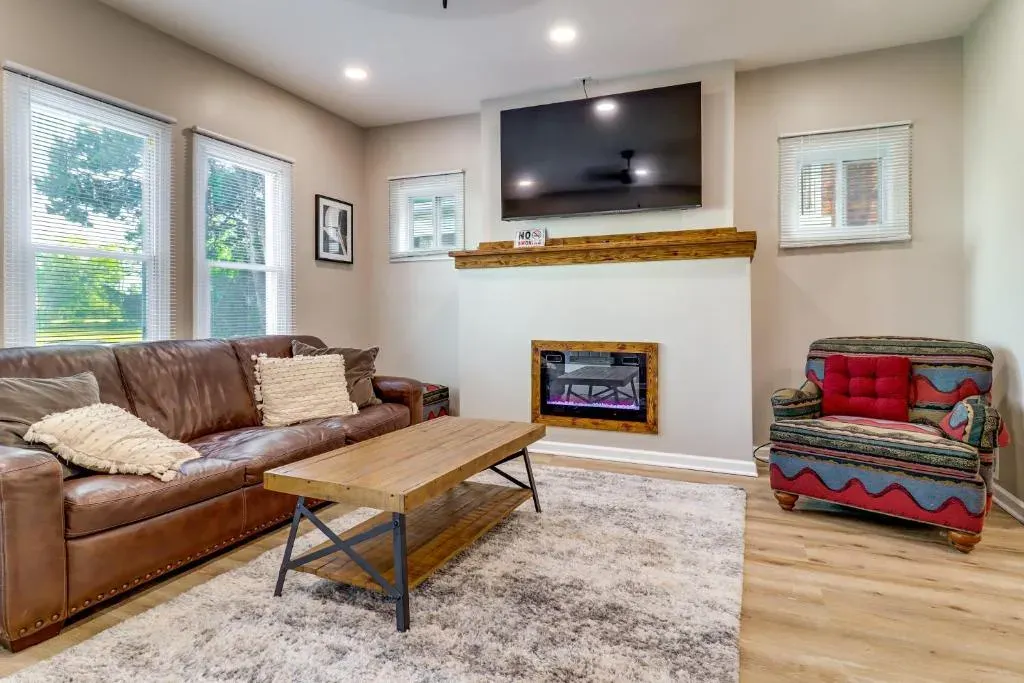 Family-Friendly Detroit Duplex: Walk to Parks!, photo 1 of 10