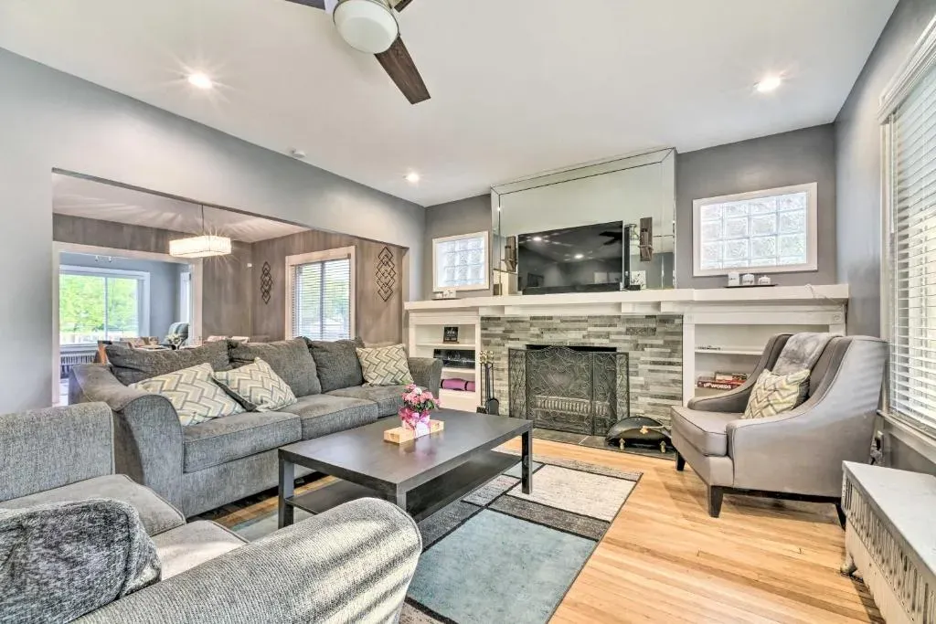 Elegant Detroit Home w/ Yard ~ 5 Mi to Dtwn!, photo 1 of 10