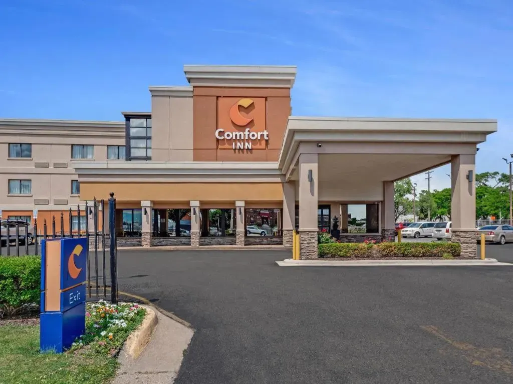 Comfort Inn Detroit Downtown, photo 1 of 10