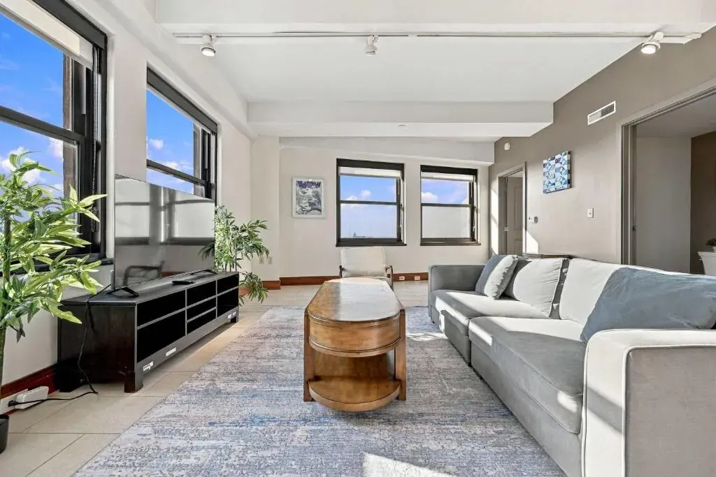 Modern Loft Living in Downtown Detroit w City View, photo 1 of 10