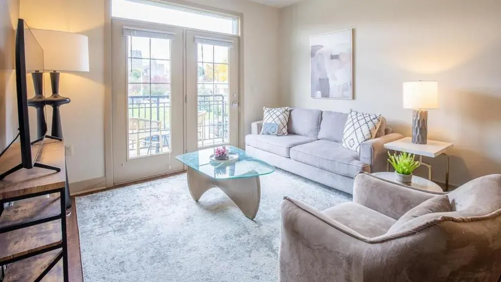 Landing Modern Apartment with Amazing Amenities, photo 1 of 10